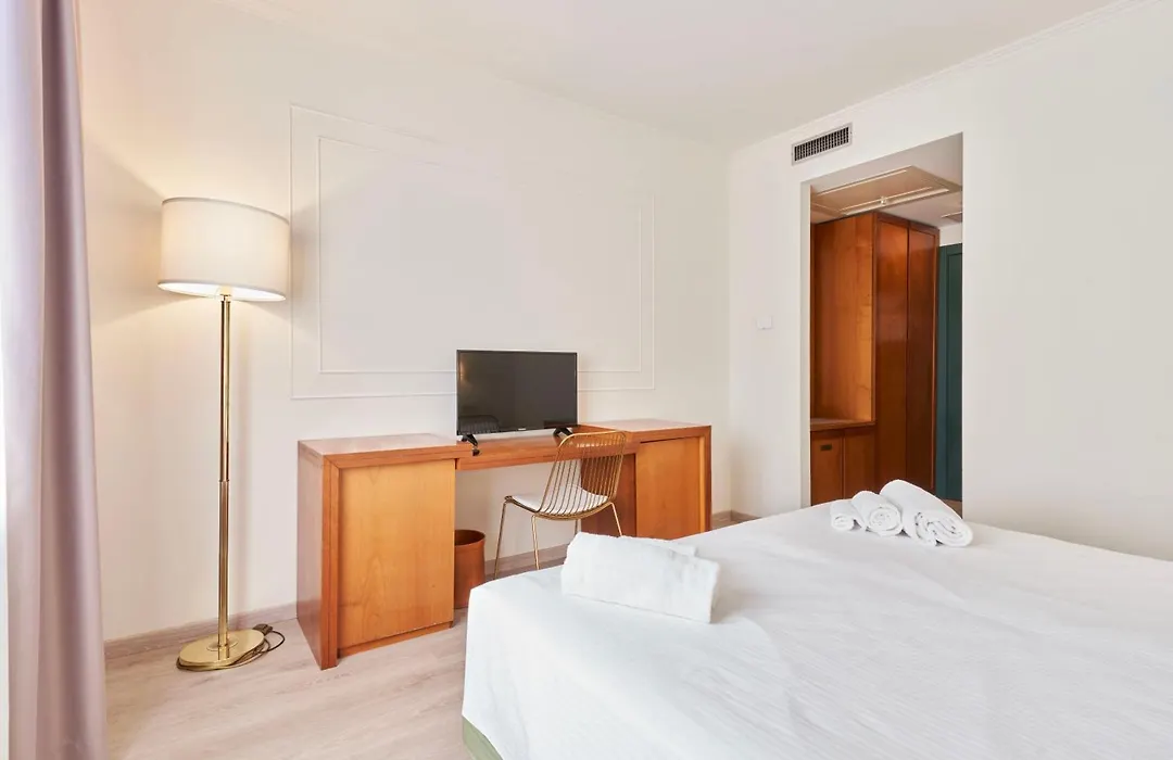 Hotel Cyrano-1